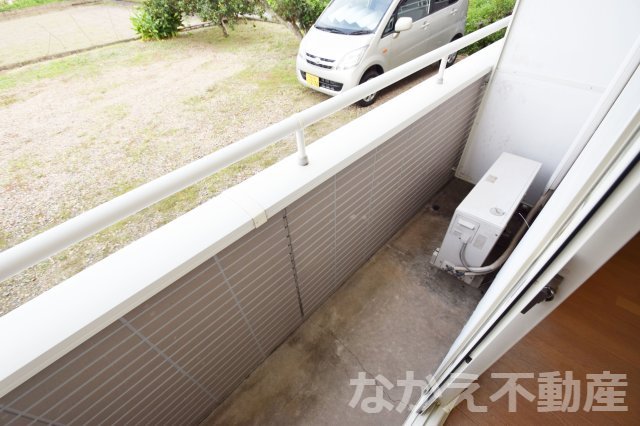 バルコニー　暖かな日差しのふりそそぐバルコニー