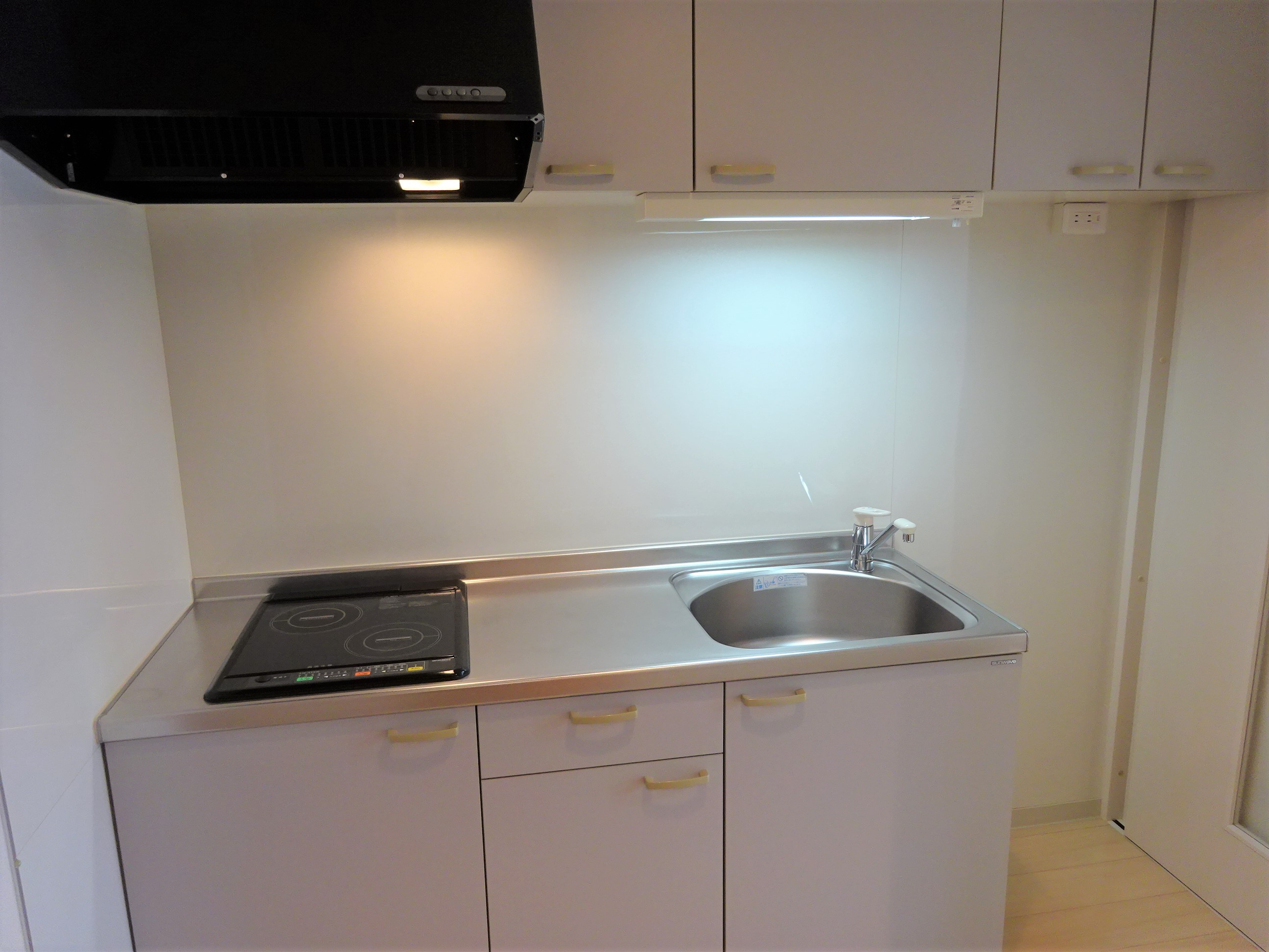 キッチン　２口IHのシステムキッチンです。