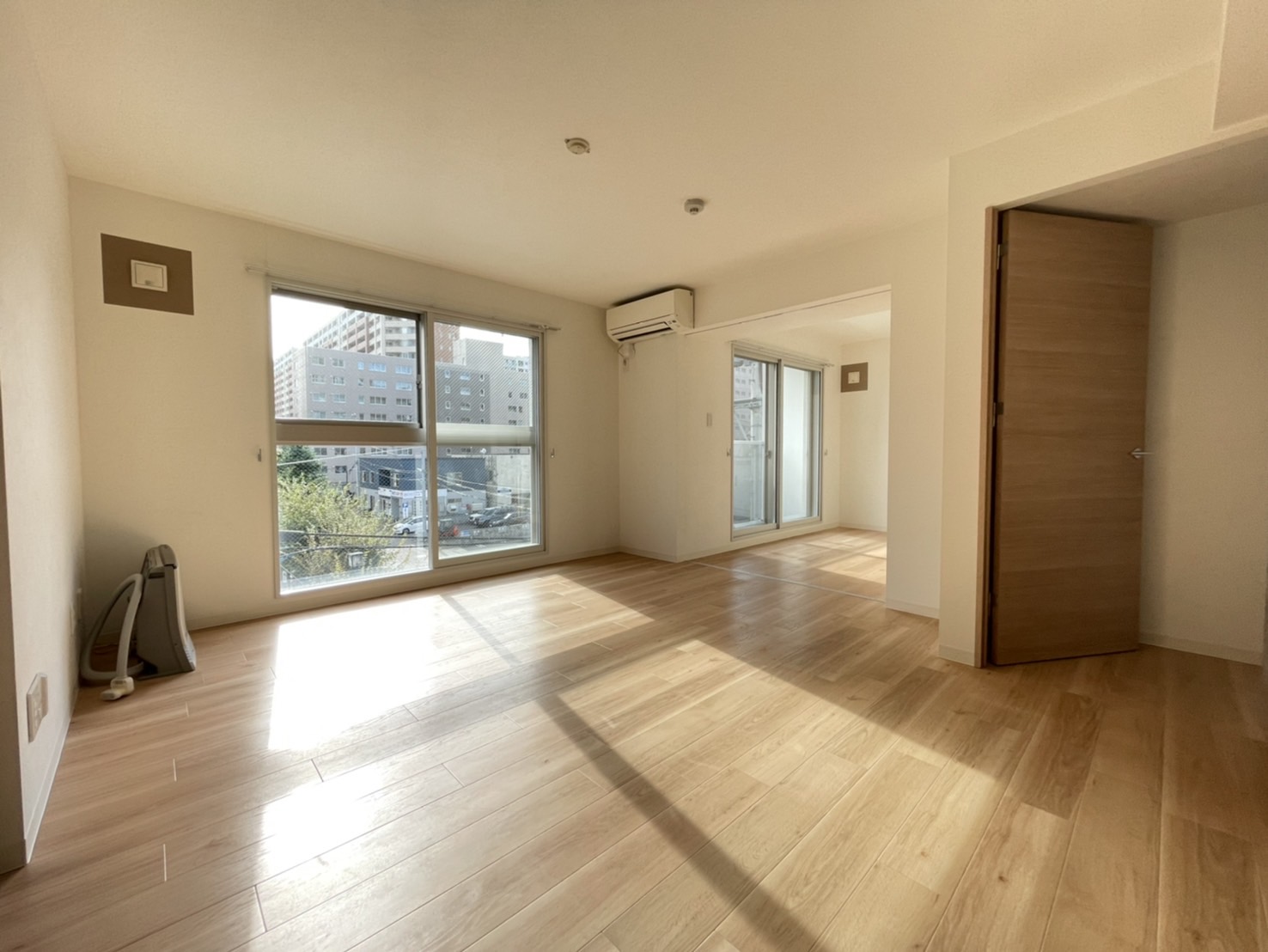 居室・リビング　※他号室のお写真です