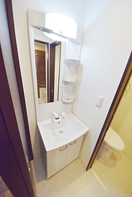 洗面設備　シャンプードレッサー付き