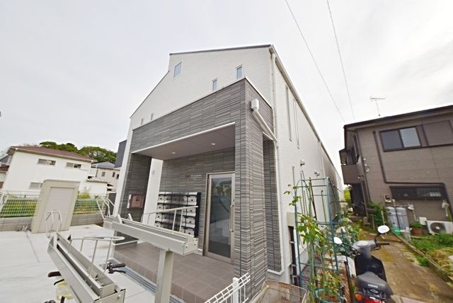 建物外観　駐車場も2台分ございます