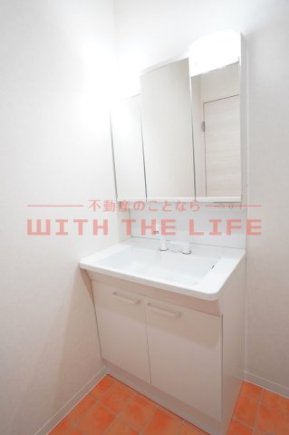 洗面設備　独立洗面台、朝の身支度には欠かせません※現状優先