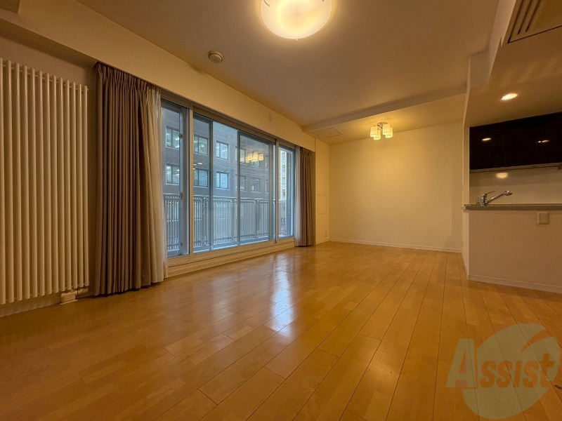 居室・リビング　広くてキレイなお部屋が広がっていて、充実した生活が送れそう。