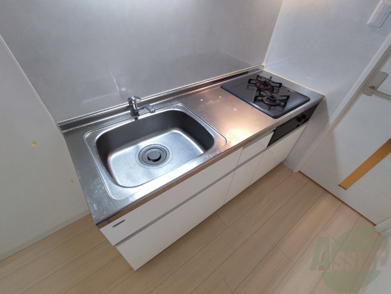 キッチン　ガスキッチンです。２口コンロが設置してあります。