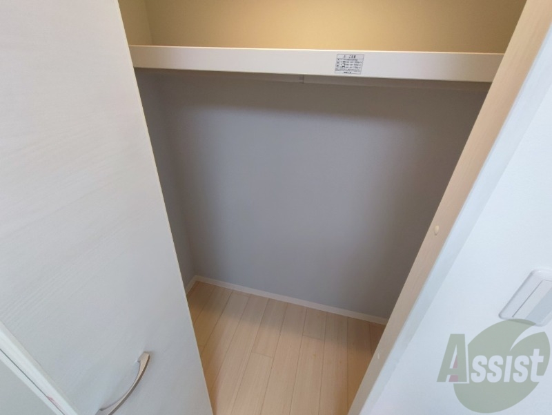 収納　寝室の収納です。部屋がすっきり片付きます。