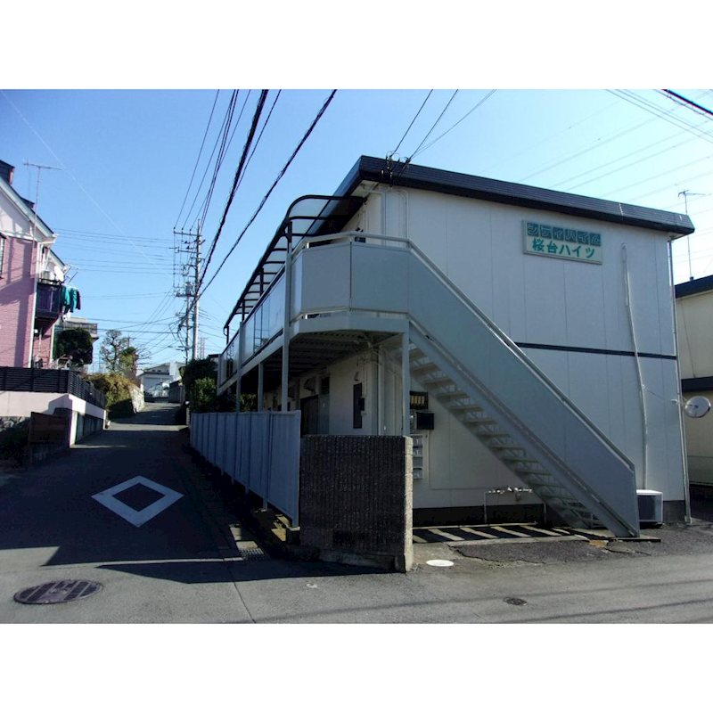 建物外観　伊勢原駅から徒歩8分♪生活に便利な立地です♪