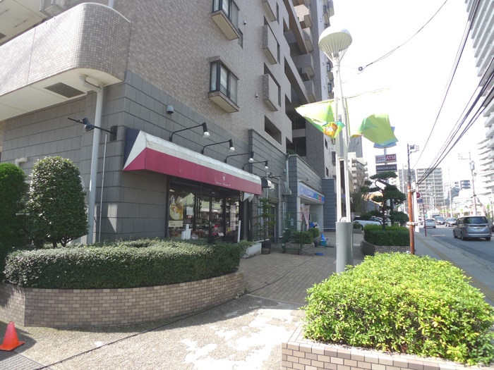 コンビニ　ローソン（コンビニ）まで300m