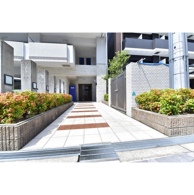 エントランス　清潔なエントランスです