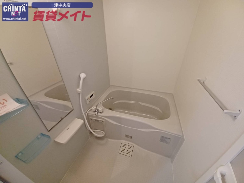 バス・シャワールーム　同タイプ部屋写真です。