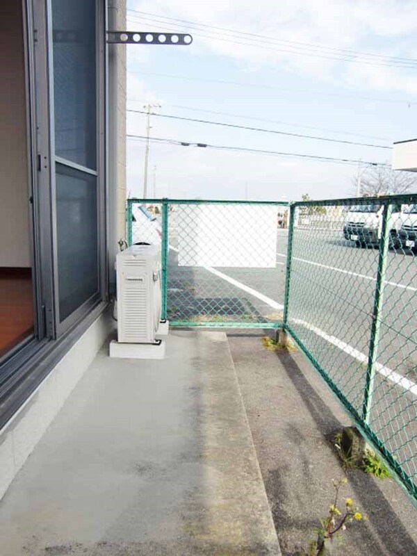 バルコニー　西向きで西日が差し込みます☆