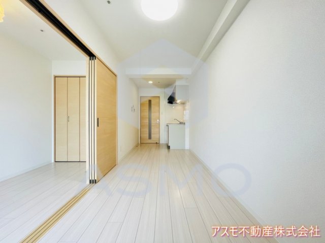 居室・リビング　同マンション別部屋参考写真