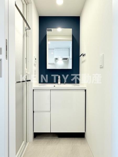 洗面設備　コンパクトで使いやすい洗面所