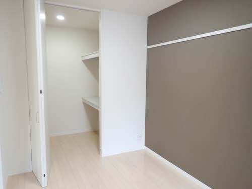 その他部屋・スペース　5.3帖洋室にウォークインクローゼットがあります