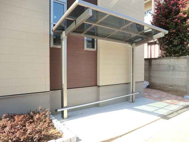 エントランス　★建物エントランスに自転車駐輪場を完備しています★