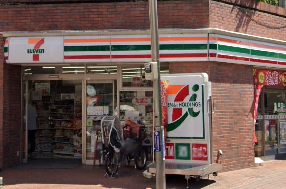 コンビニ　セブンイレブン 調布仙川駅南店（コンビニ）まで584m