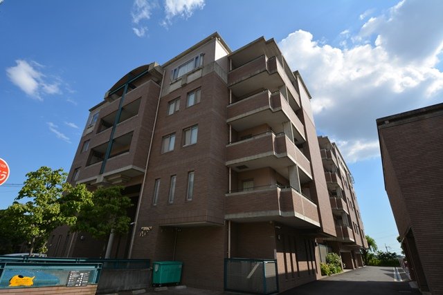 建物外観　オートロック付きで安心です♪