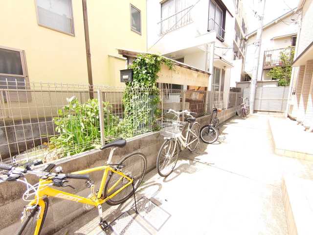 その他　Ｊｅ　ｃｒｏｉｓ　世田谷