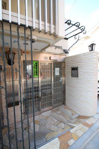 エントランス　エバーグリーンアベニュー　文京区本駒込1