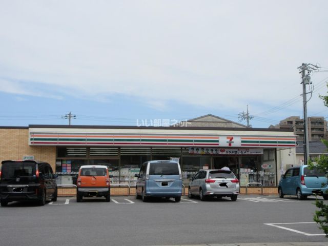 コンビニ　セブンイレブン 瀬戸共栄通4丁目店（コンビニ）まで820m