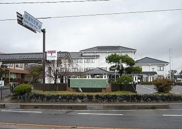 役所　弥彦村役場（役所）まで2512m