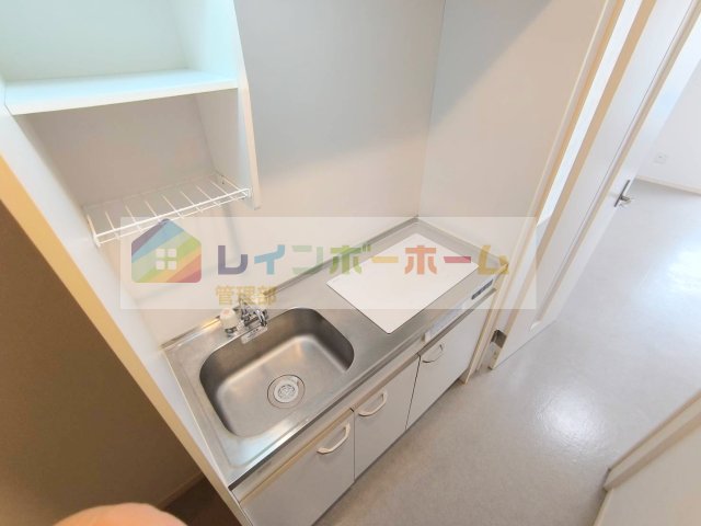 キッチン　居住中またはリフォーム中のため、別部屋参考画像となります。※