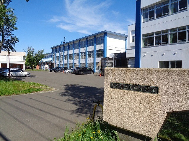 中学校　恵庭市立恵明中学校（中学校）まで1521m