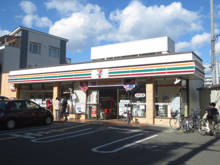 コンビニ　セブンイレブン尼崎園田学園前店（コンビニ）まで58m