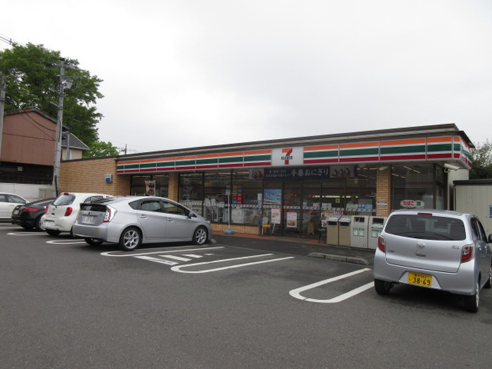 コンビニ　セブンイレブン横浜川和町店（コンビニ）まで274m
