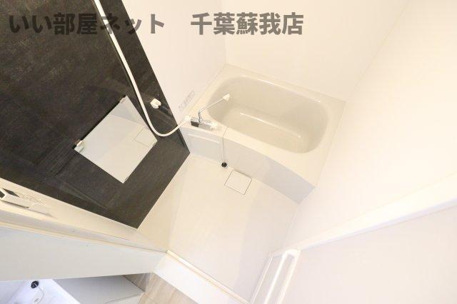 バス・シャワールーム　コンパクトで使いやすいお風呂です