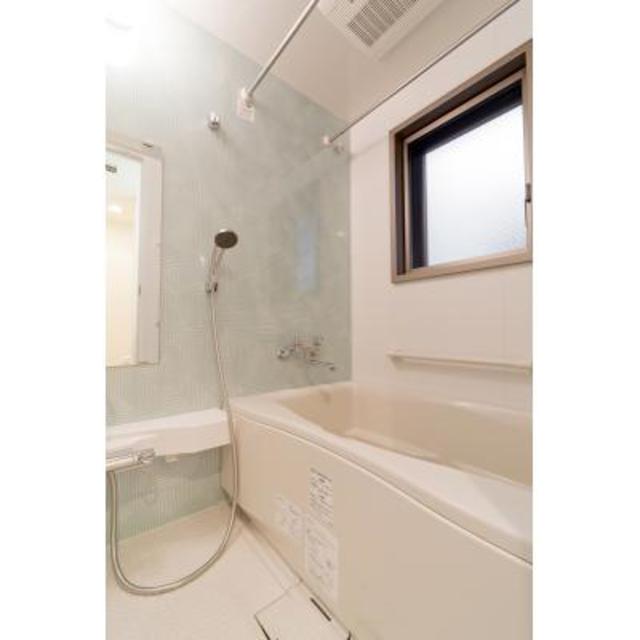 バス・シャワールーム　※写真は同タイプ住戸です。