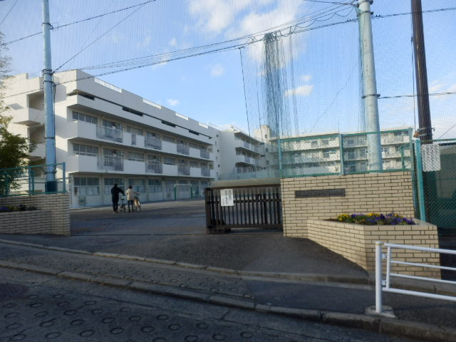 小学校　横浜市立みたけ台小学校（小学校）まで450m