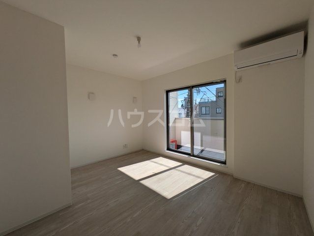 ジーメゾン湘南藤沢の居間写真