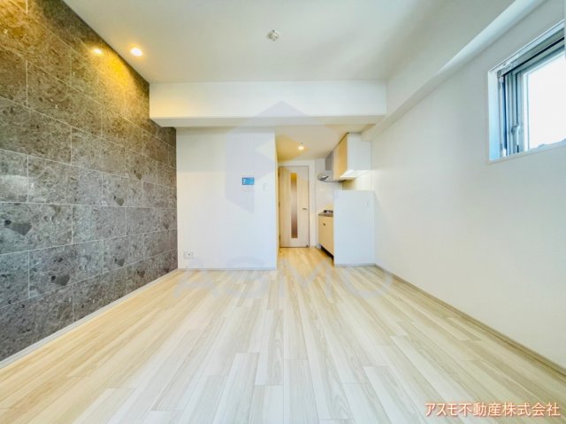 居室・リビング　同マンション別部屋参考写真