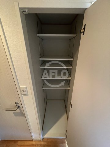 収納　アーデンタワー福島ウエスト　クローゼット