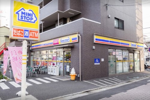 コンビニ　ミニストップ 足立梅島1丁目店（コンビニ）まで387m