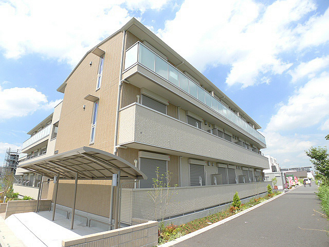 建物外観　クランフラーヴのご紹介は住まいの窓口　アソシエにお任せ下さい