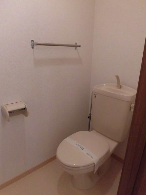 ＪＲ横浜線 古淵駅 徒歩9分 2階建 築26年のトイレ写真