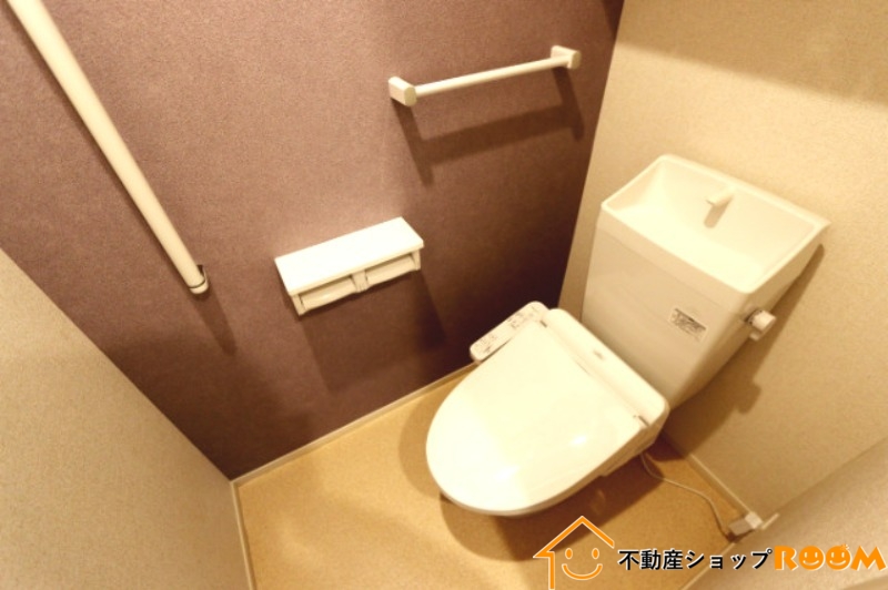 ＪＲ鹿児島本線 羽犬塚駅 徒歩16分 2階建 築8年のトイレ写真