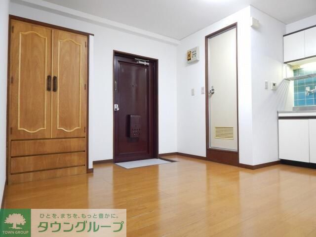東急世田谷線 上町駅 徒歩3分 4階建 築43年の居間写真