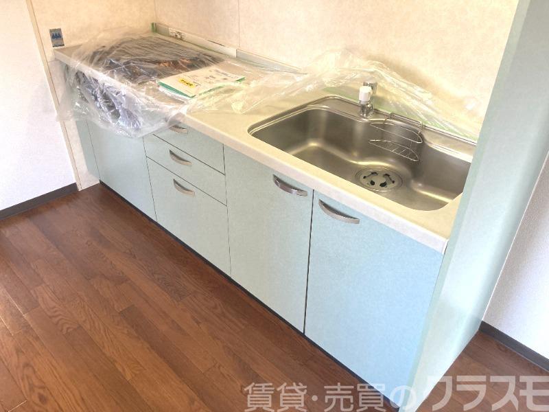 キッチン　効率よくお料理できる３口コンロ付き♪