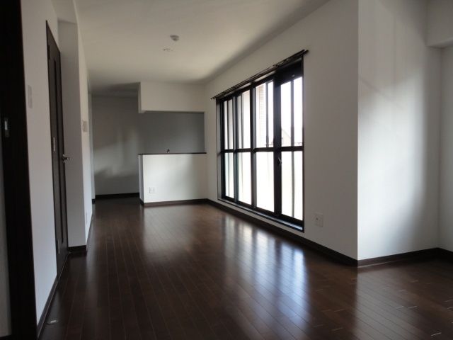 居室・リビング　※同建物同型別のお部屋