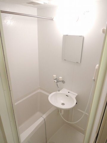レオパレスMUTSUMIの風呂写真