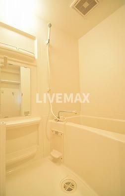 バス・シャワールーム　※別部屋のお写真になります ※こちらのお部屋は浴槽と洗面台の