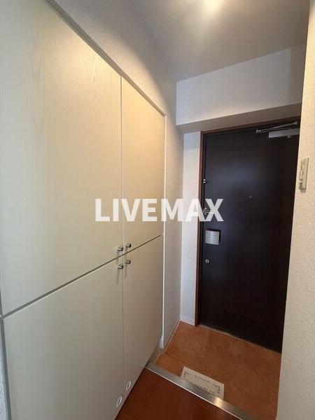玄関　※別部屋のお写真になります