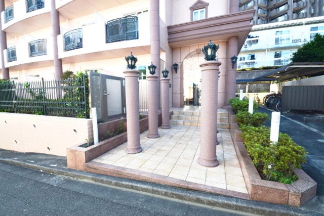 エントランス　★お部屋探しは株式会社タウンハウジング東京まで★