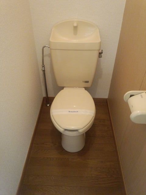 【欅のトイレ】
