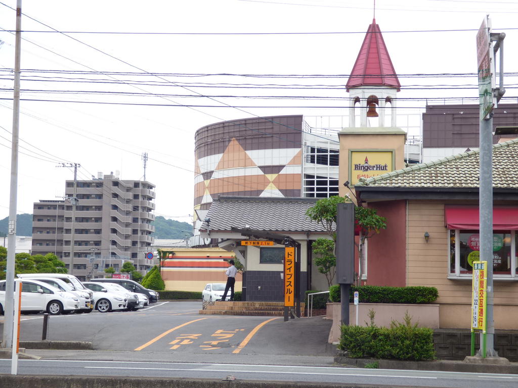 飲食店　とんかつ濱かつ諌早貝津店（飲食店）まで1077m