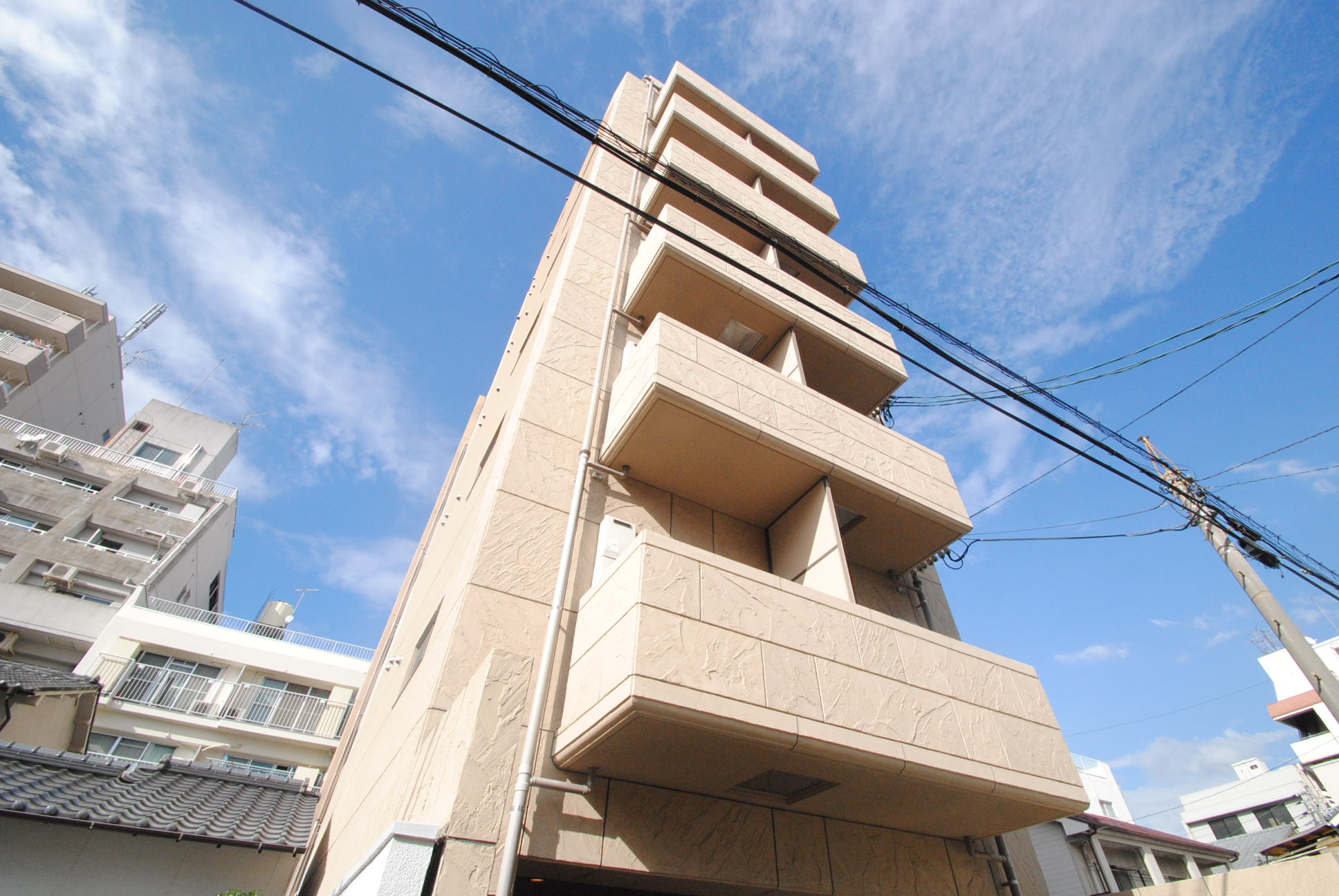 ファミーリエ昭和町の建物外観