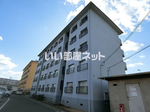 加古郡播磨町北本荘のマンションの建物外観