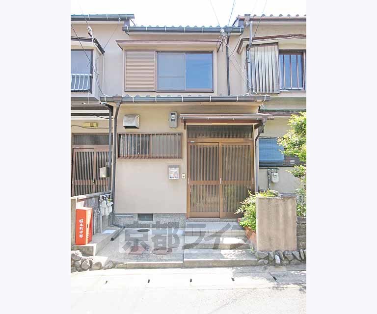 西野楳本町テラスハウスの建物外観